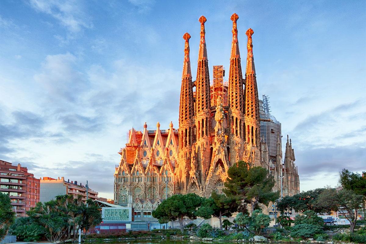 File:Sagrada Familia 01.jpg - Wikipedia